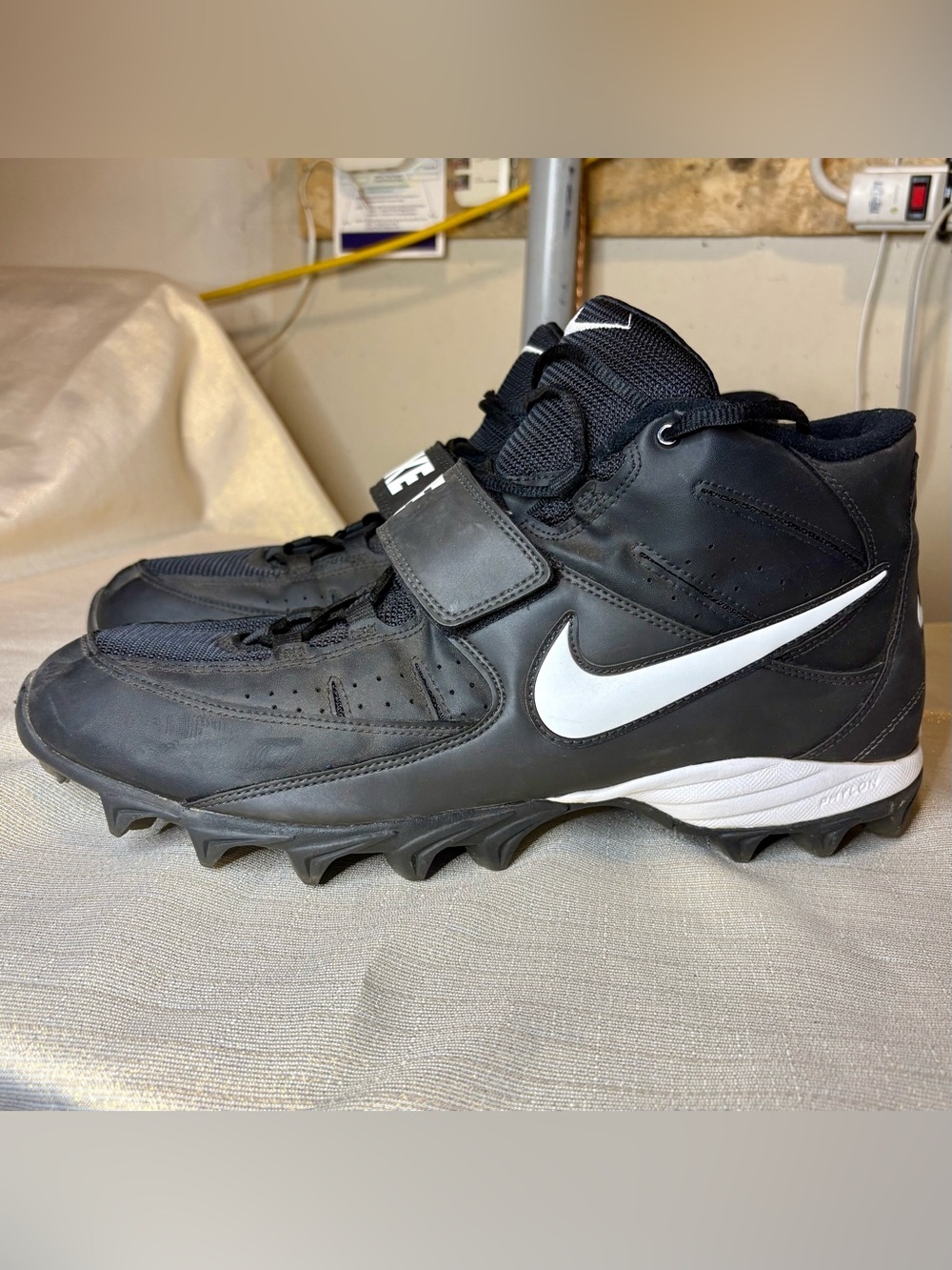 Menโs Nike Football Cleats